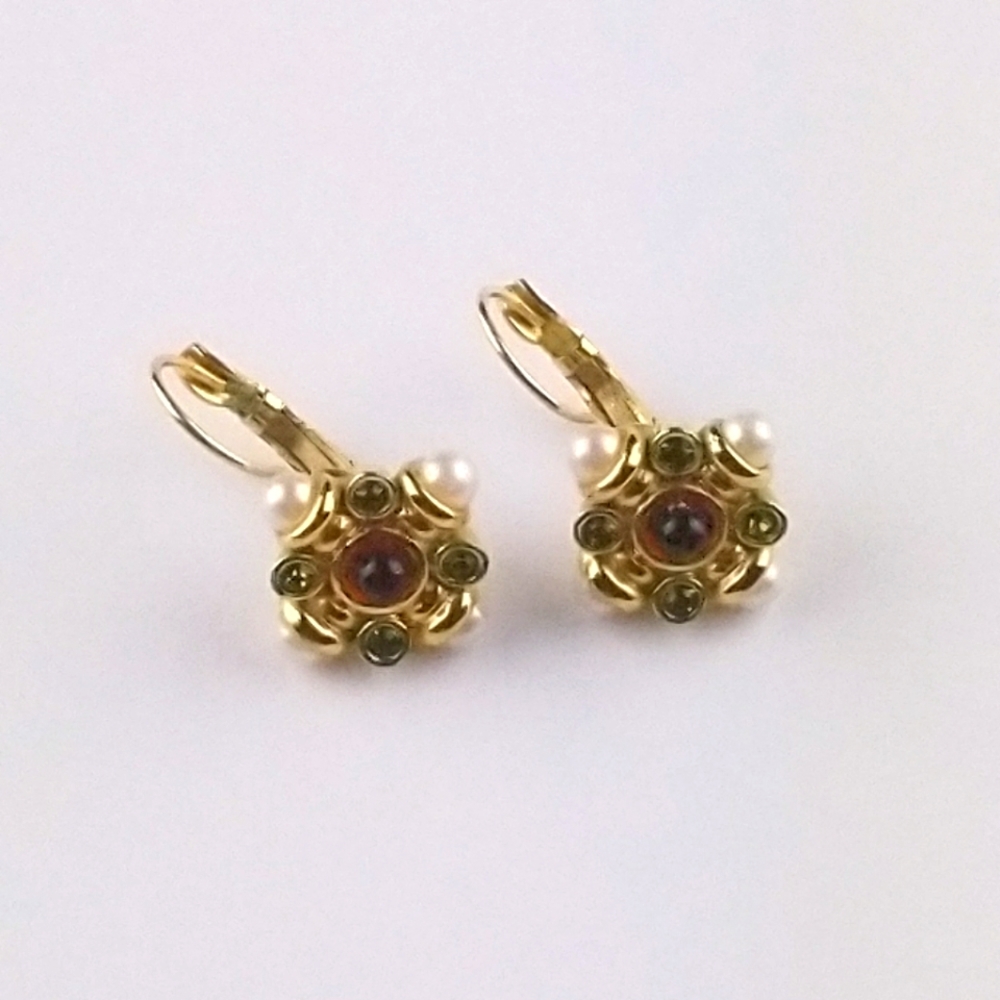Vintage Goldtone Lever back Earrings.